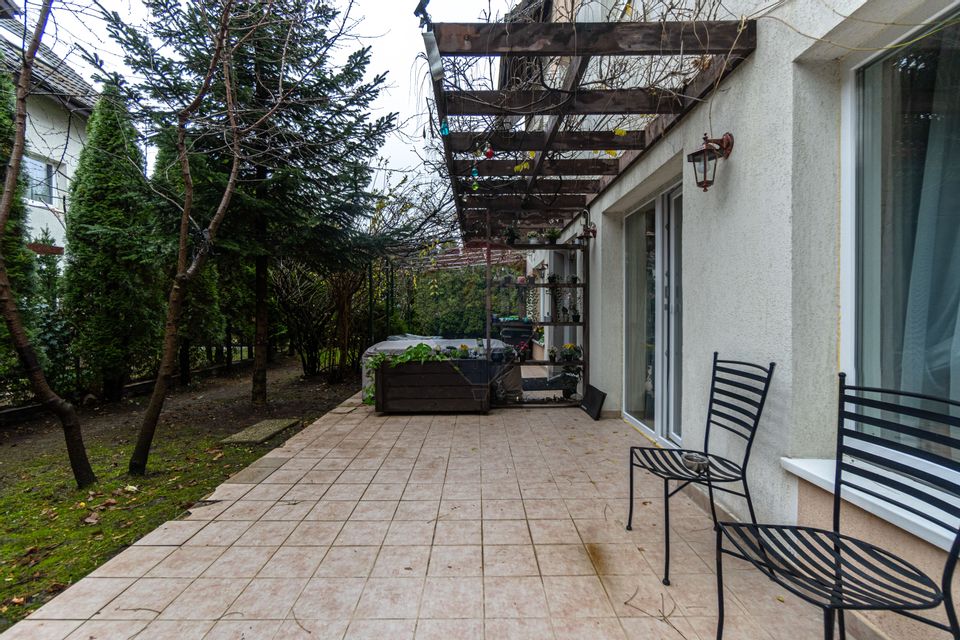 Apartament cu 6 camere de închiriat în zona Nouă – spațiu generos