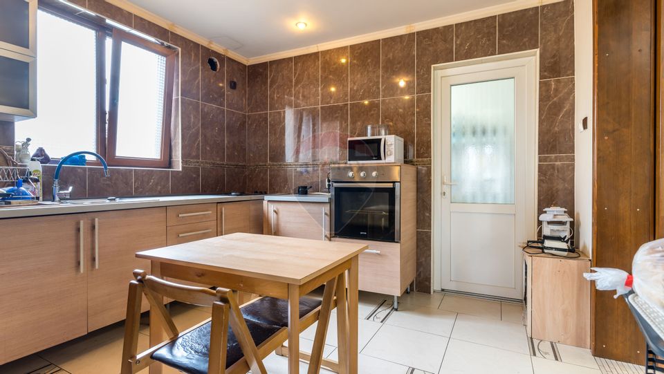 6 room House / Villa for sale, Central area