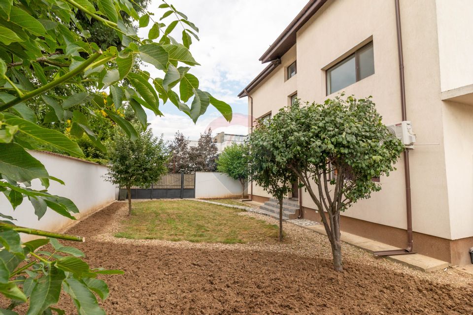 Vila deosebita P+1+M de vanzare Pantelimon - Padurea Cernica