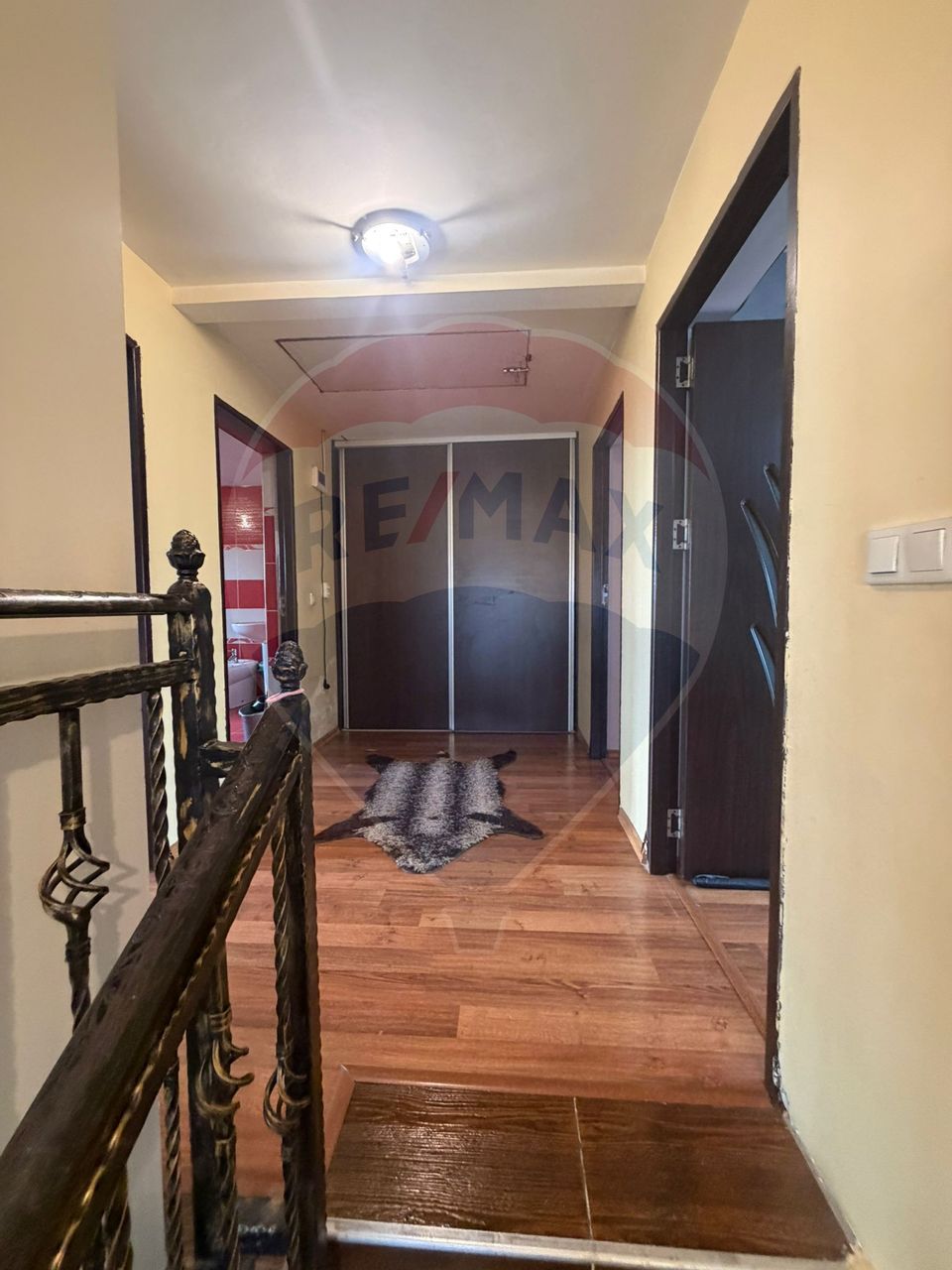 5 room House / Villa for sale, 1 Mai area