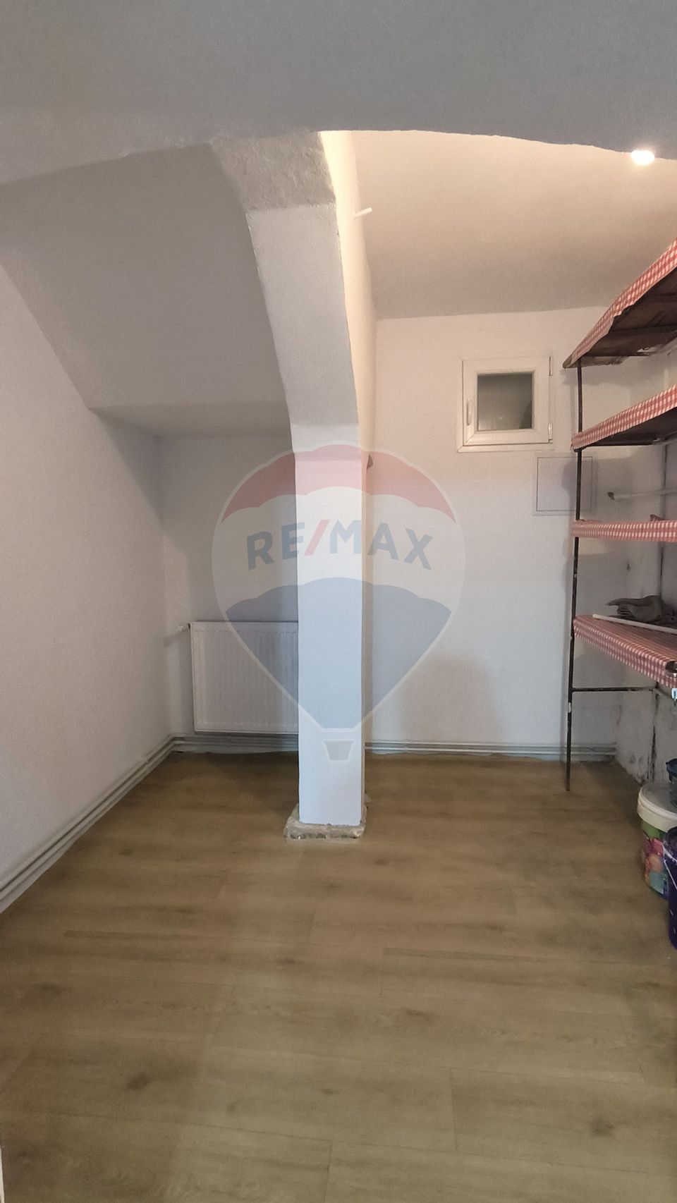 4 room Apartment for sale, Central area