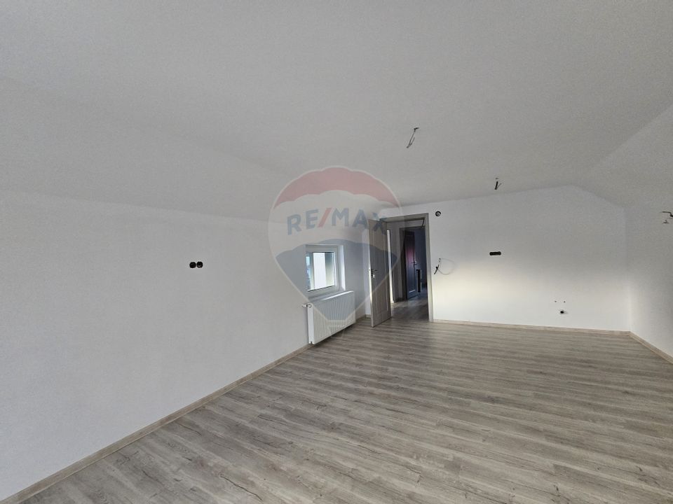 Apartament 3 camere de vânzare COMISION 0%