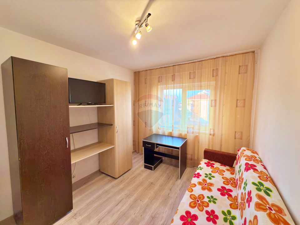 Apartament cu 3 camere de închiriat în Alfa, Arad.