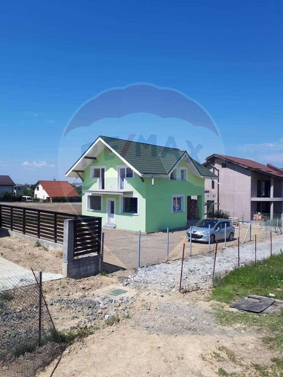 4 room House / Villa for sale, Est area