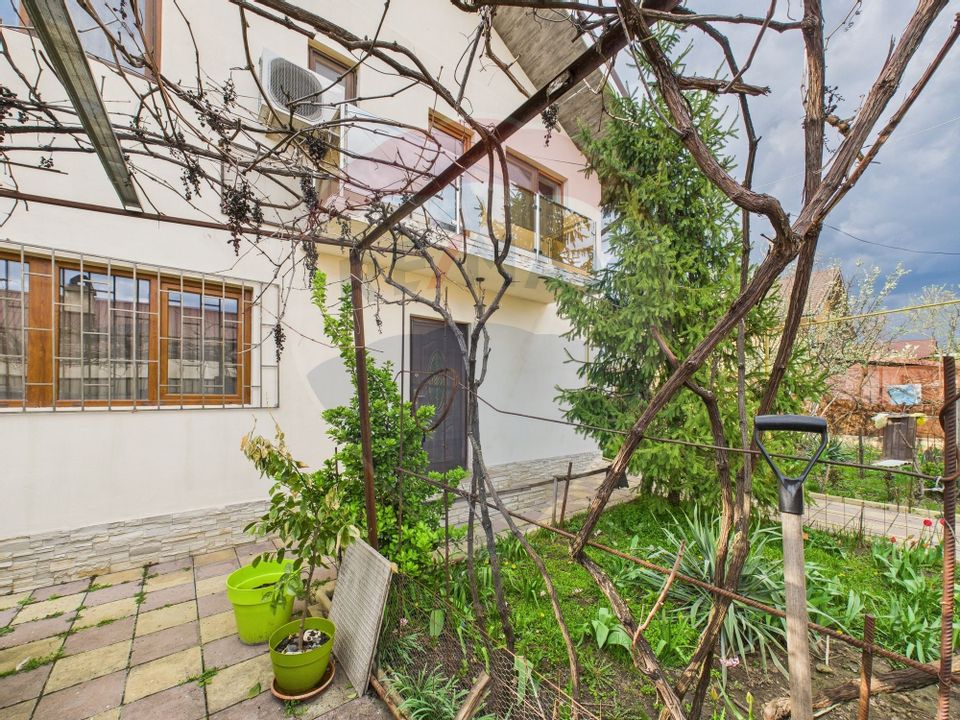 Casa spatioasa cu 5 camere si curte amenajata – Chitila