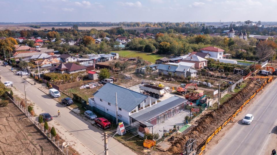 Vanzare  casa cu restaurant, terasa si teren intravilan liber - Titu