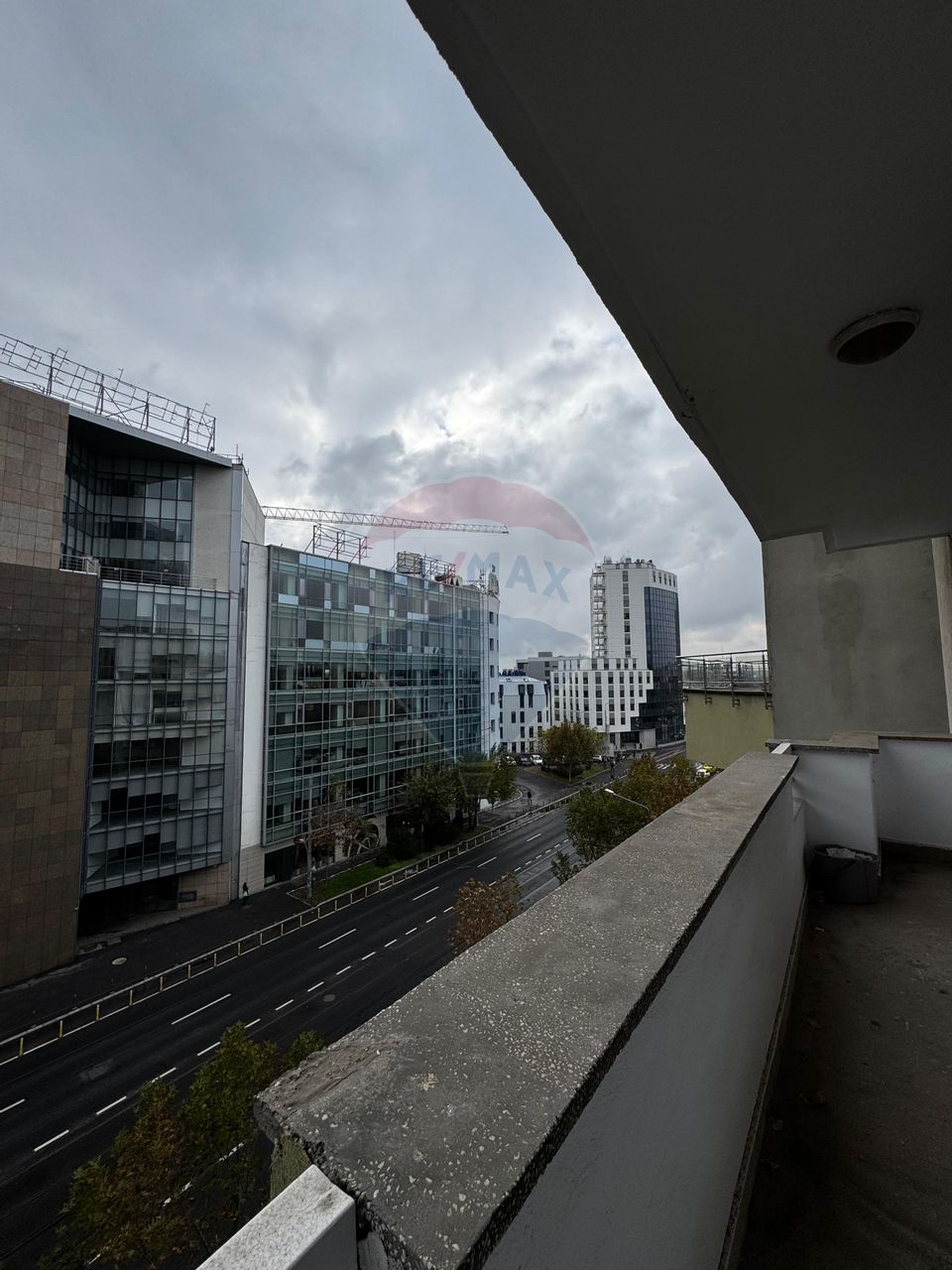 79sq.m Office Space for rent, P-ta Victoriei area