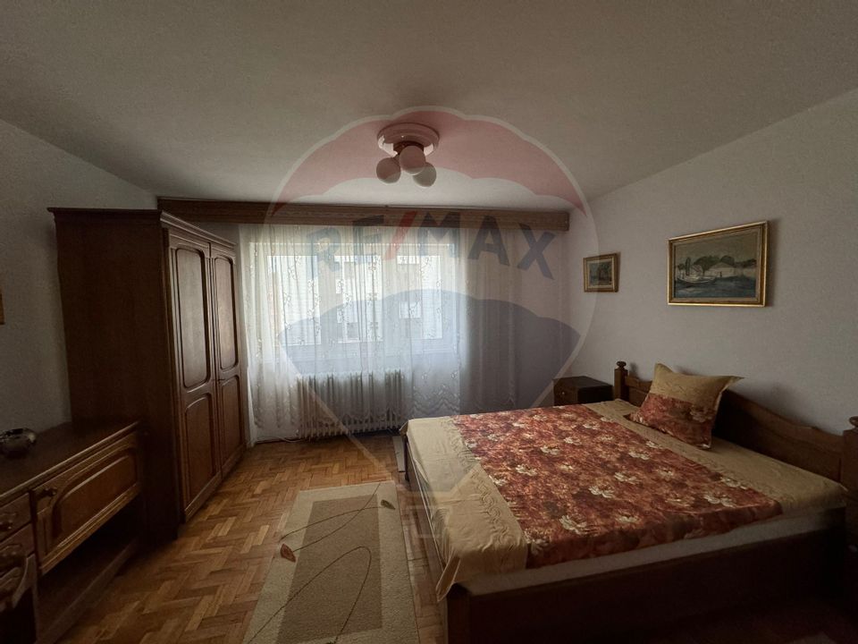 DE ÎNCHIRIAT- apartament 2 camere + garaj