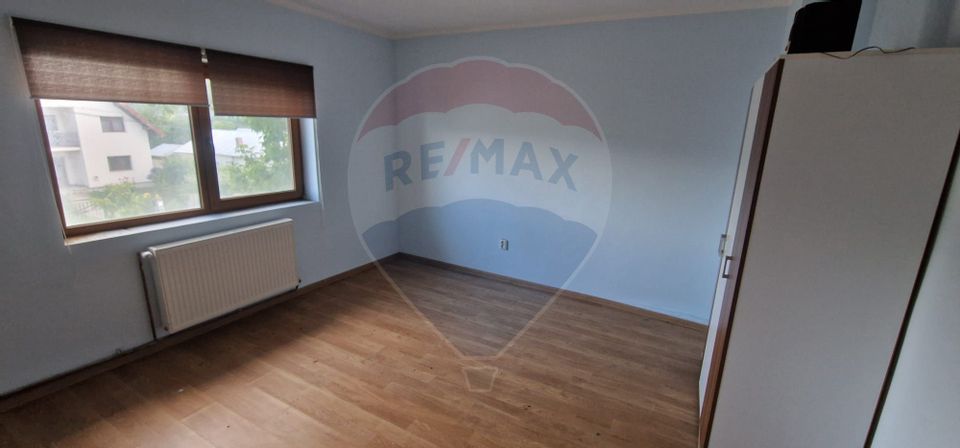 Vilă S+P+1E+M cu 7 camere de vânzare în TG. OCNA