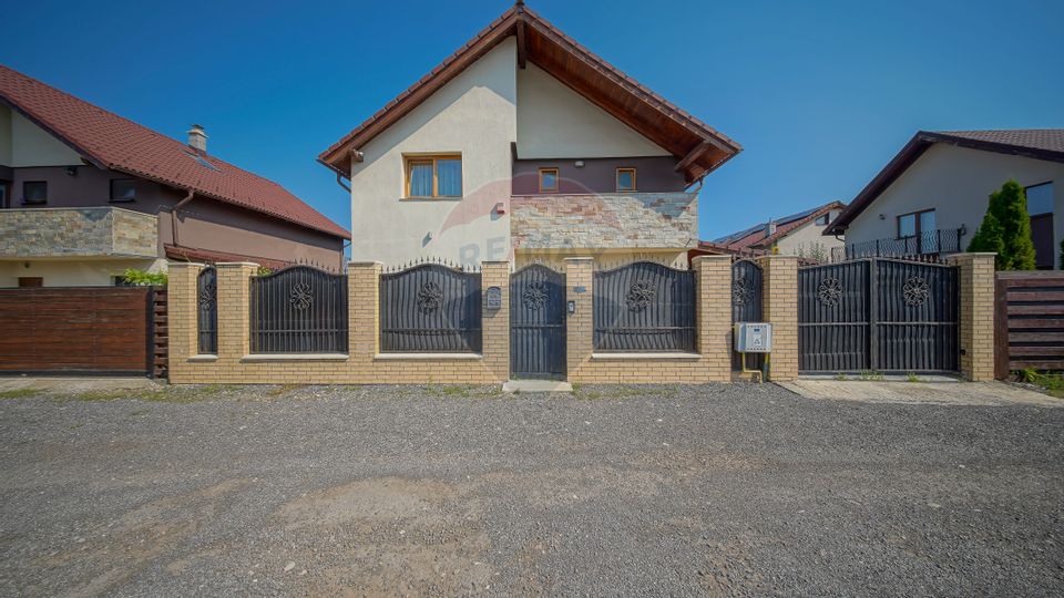5 room House / Villa for sale