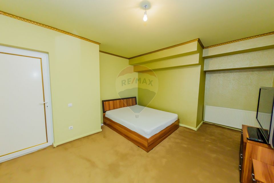 Vilă cu 5 camere de închiriat