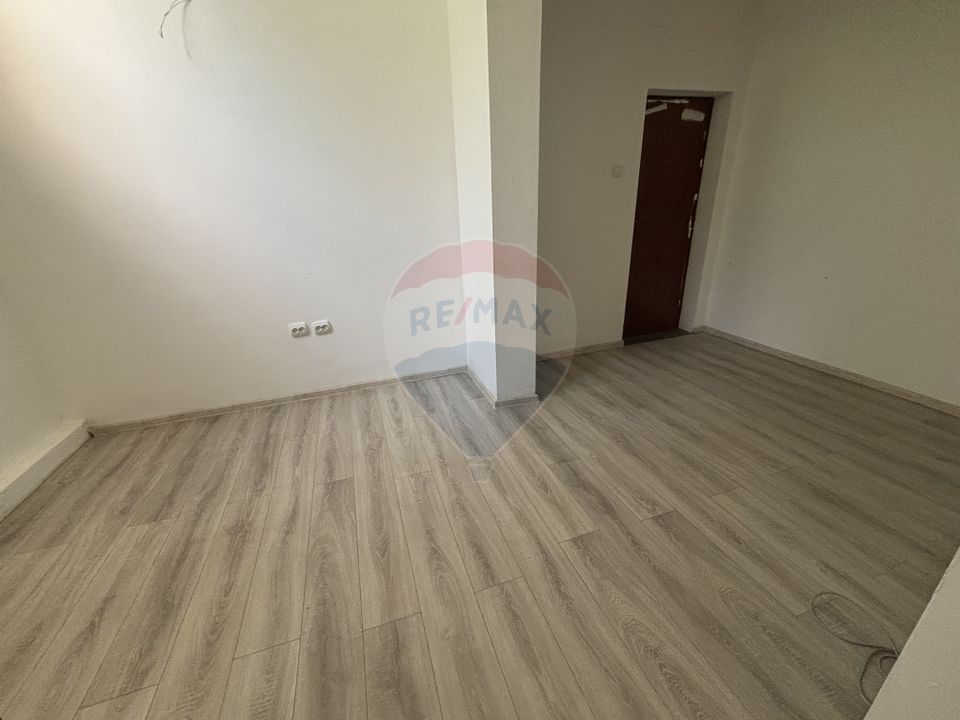 205sq.m Commercial Space for rent, Turda area