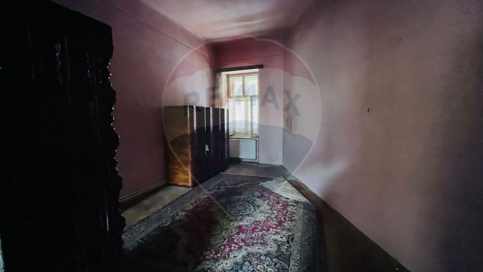 Casă  cu 3 camere pe strada Eminescu