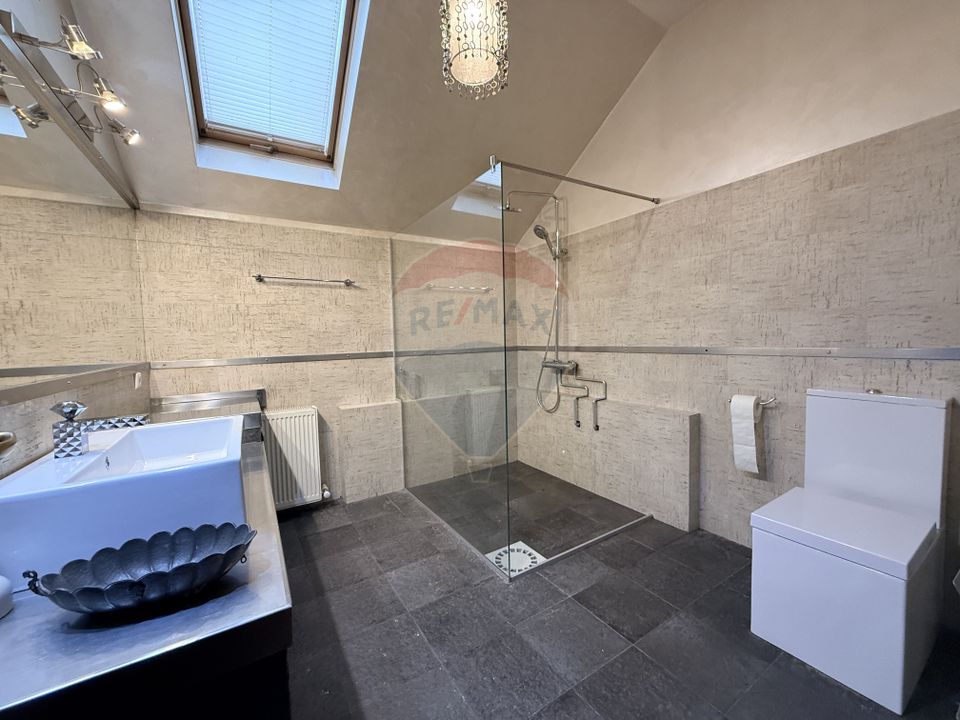 Casă / Vilă cu 4 camere de închiriat în zona Gruia