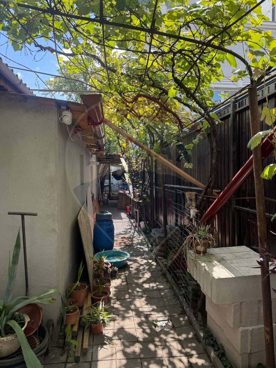 De vanzare casa cu curte in zona Sos. Chitilei , Sector 1