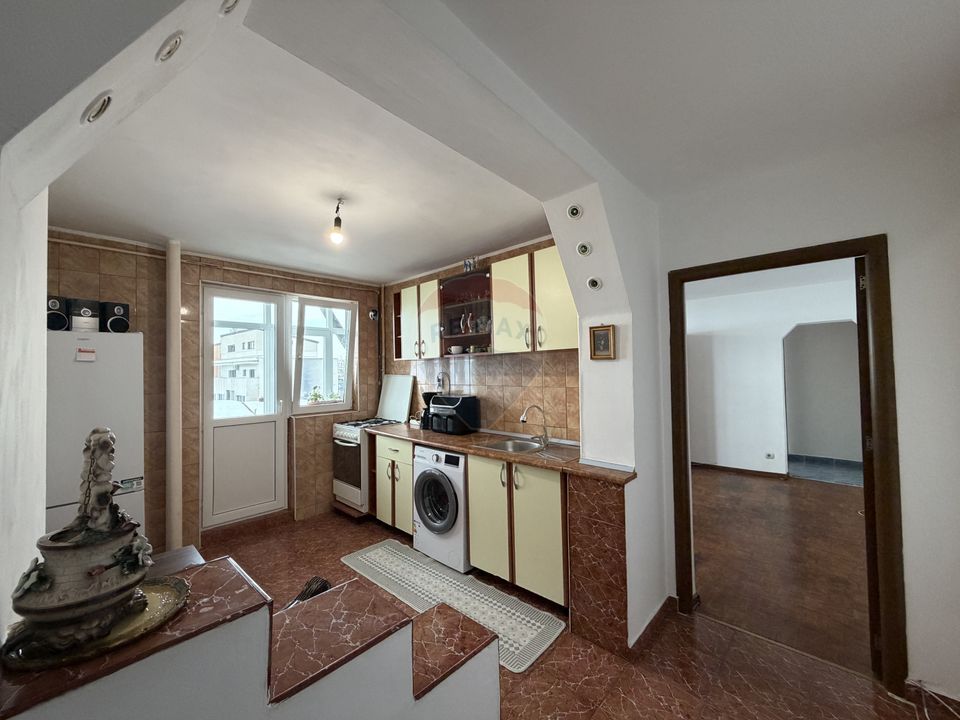 Apartament cu 3 camere de închiriat în zona Giulesti