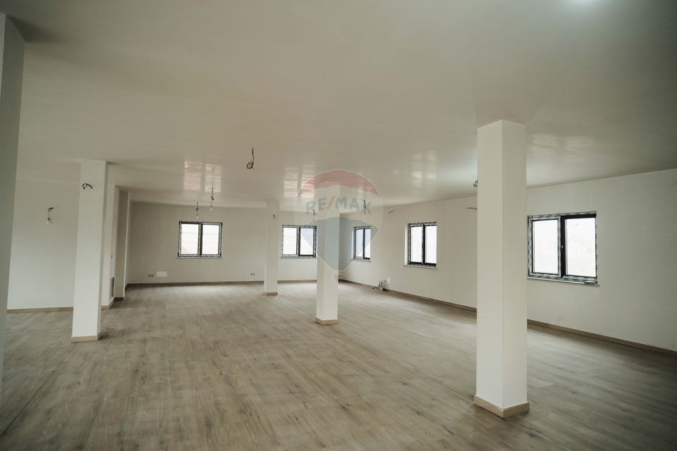 400sq.m Commercial Space for rent