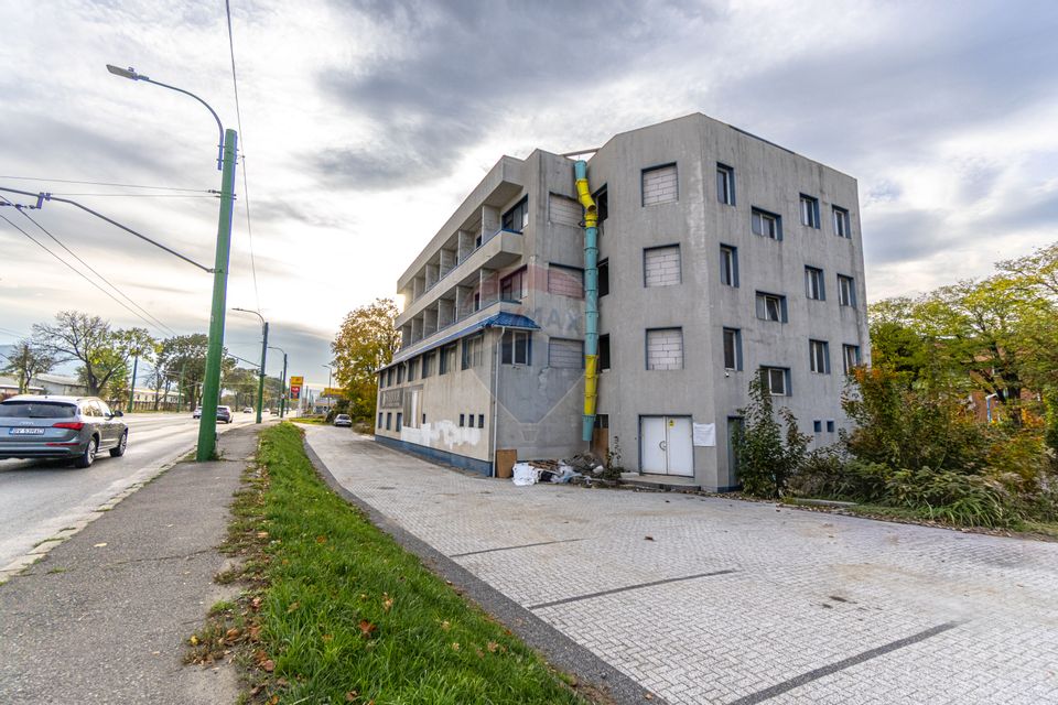 Oportunitate investiție-Clădire cu autorizație hotel și teren BRAȘOV