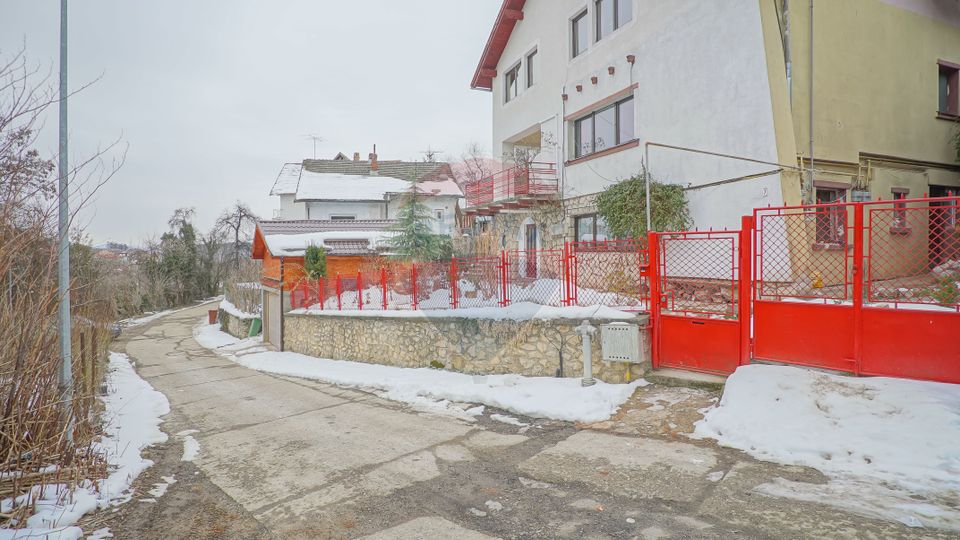 Apartament cu 3 camere în casă cu grădină Drumul Poienii
