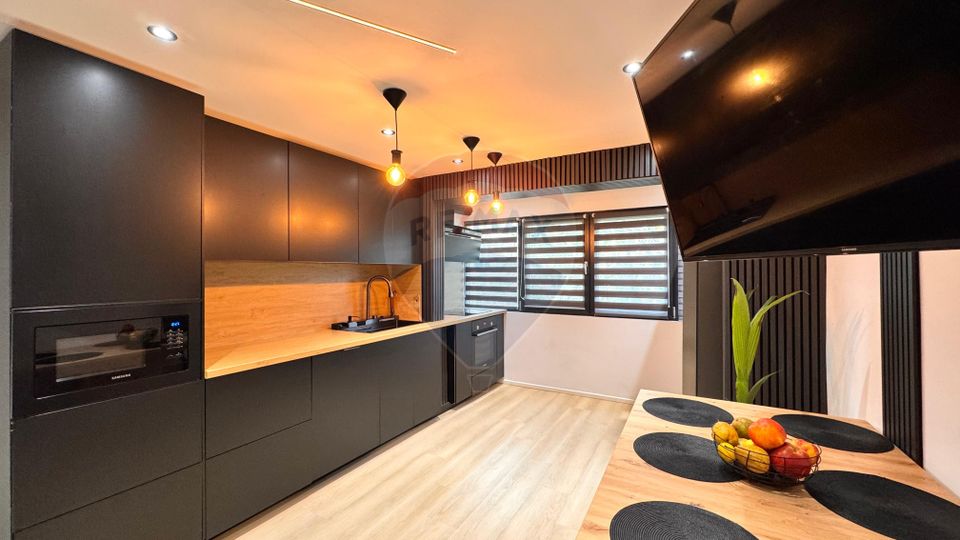 Apartament cu 4 camere, de vânzare, Tomis Nord, Rovere
