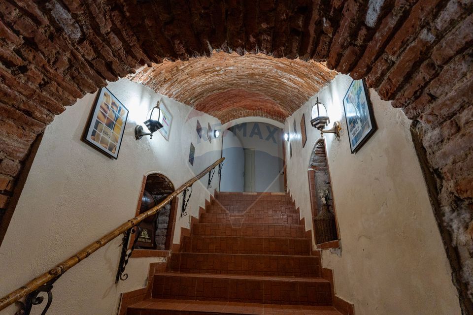 22 room Hotel / Pension for sale, Central area