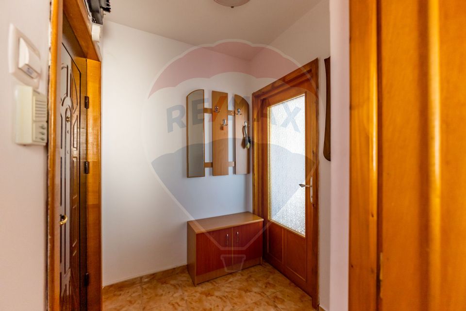 Apartament cu 3 camere la Lebada