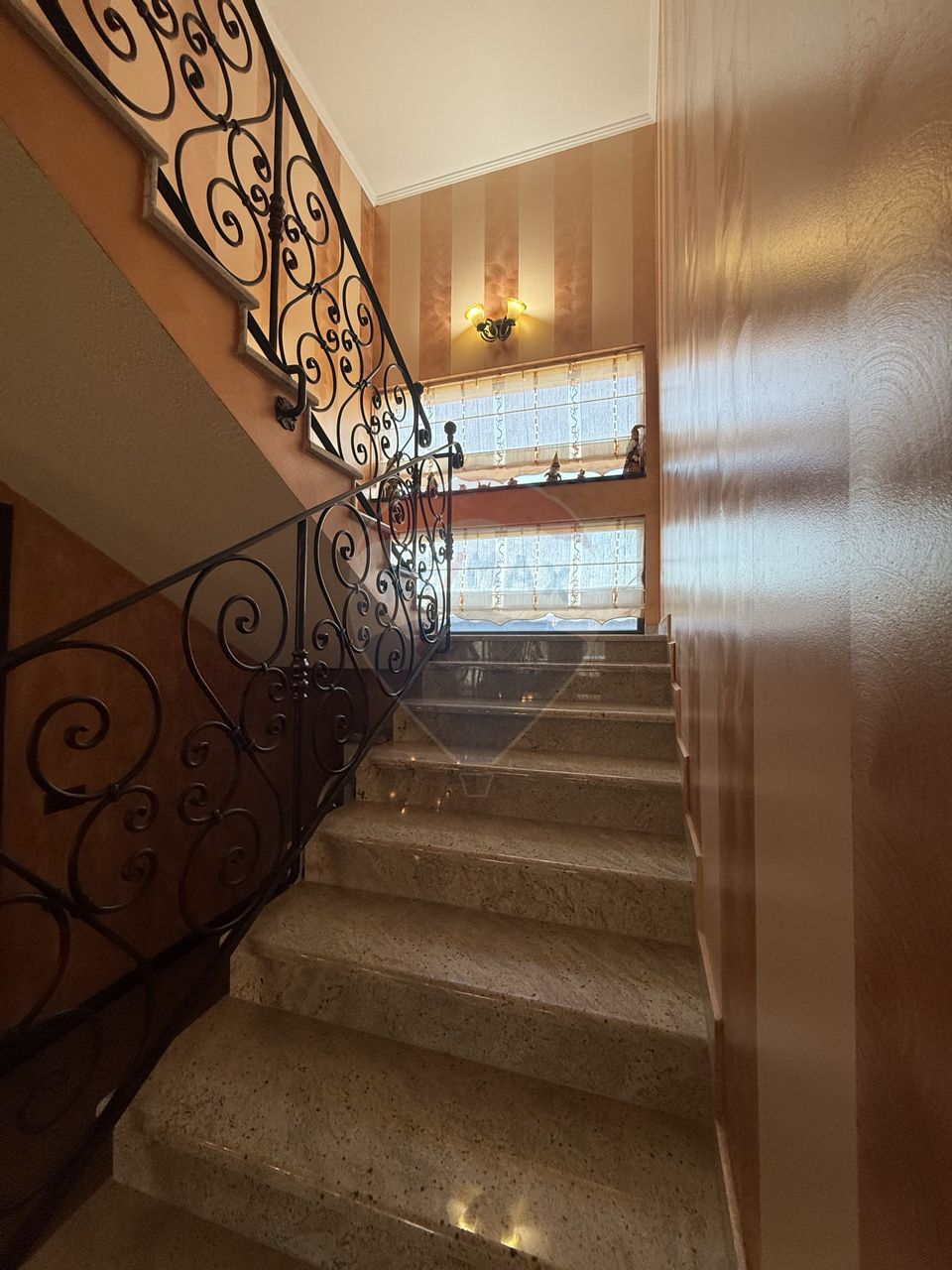 7 room House / Villa for sale, Central area