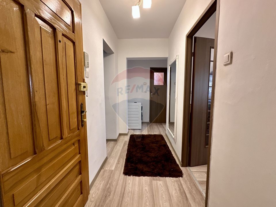 Apartament cu 3 camere de vânzare în zona Vasile Aaron