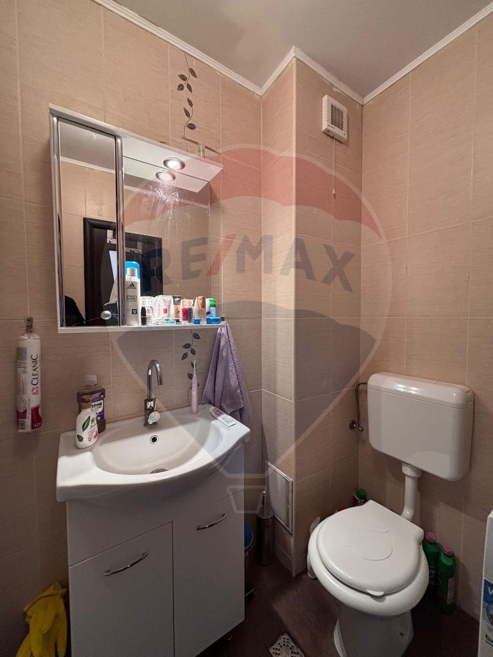 Apartament cu 2 camere de vânzare în zona Central