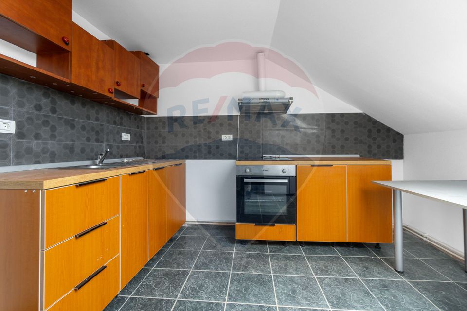 Apartament 7 camere ULTRACENTRAL in casa- Codlea!