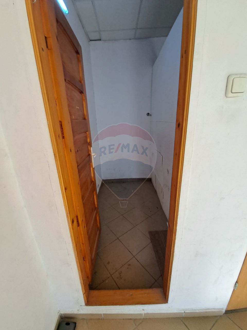 160sq.m Commercial Space for rent, 1 Mai area