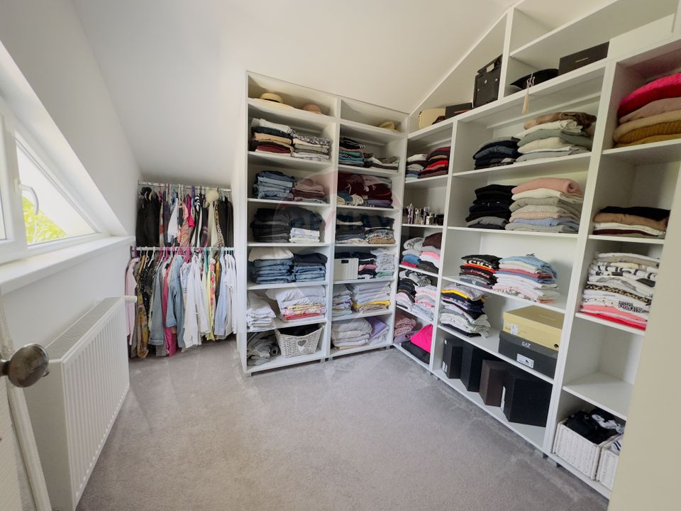 Casă / Vilă 5 camere,piscina Cart.Orizont 2 zona Metropolitana Oradea