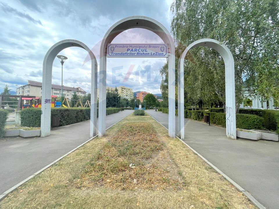 REZERVAT !  Apartament cu 3 camere de vânzare în Răcădău