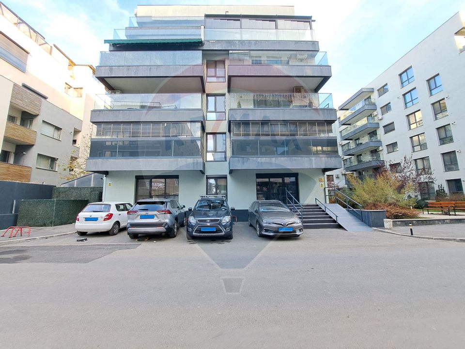 Commercial space 211 sqm terrace 77 sqm in Nord City Residence Pipera