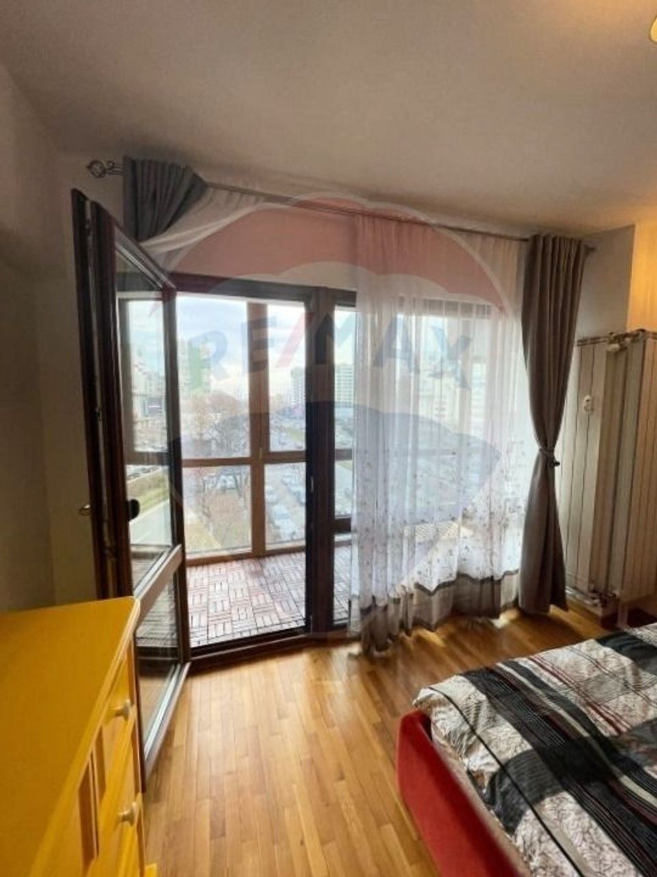 Închiriere apartament 3 camere pe Bd. Timișoara