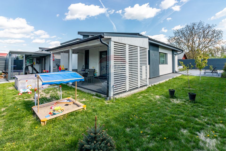 House / Villa For Sale Tunari/Dimieni Single House