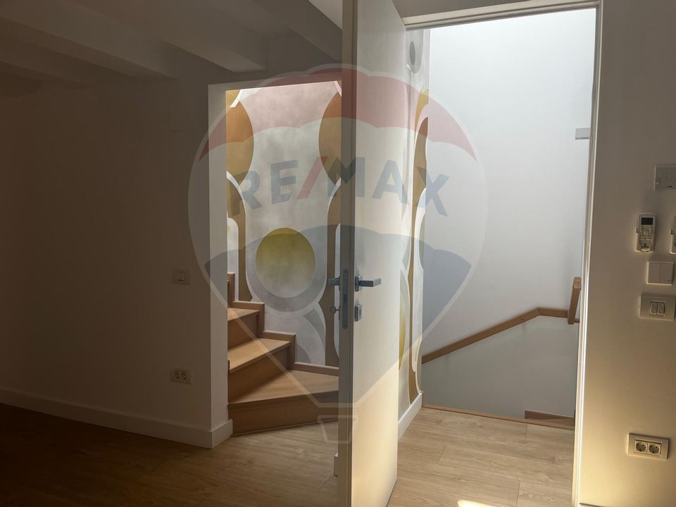 De inchiriat Casă / Vilă 6 camere în Voluntari