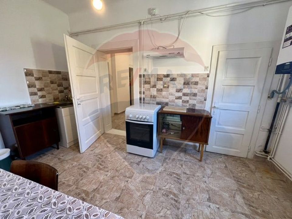 Apartament la casa de vanzare