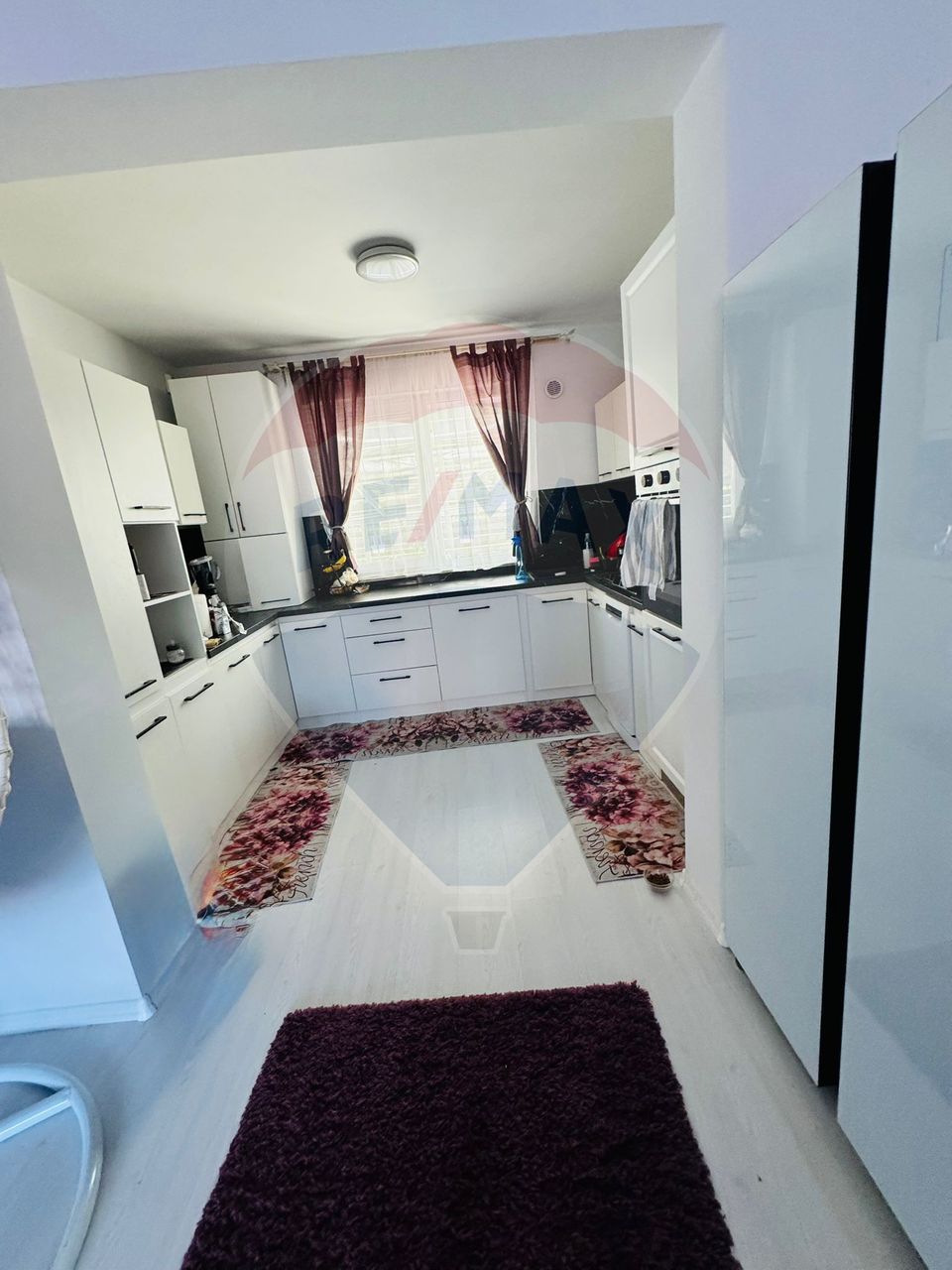 8 room House / Villa for sale, Vest area