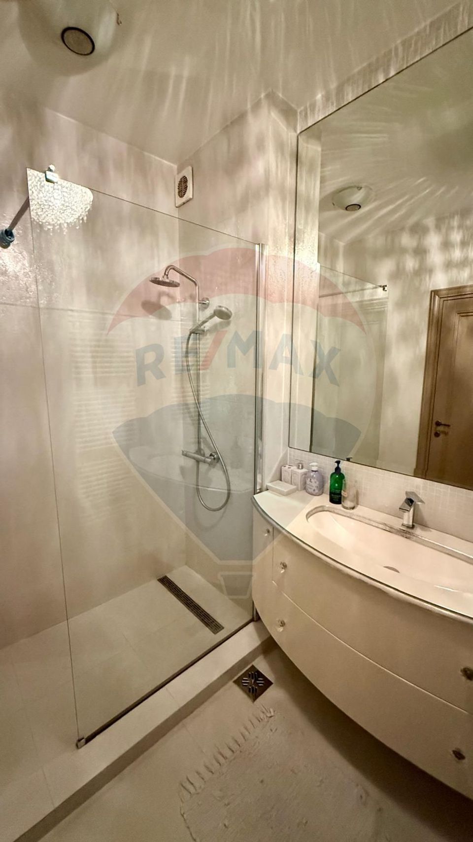 4 room Apartment for rent, Central area