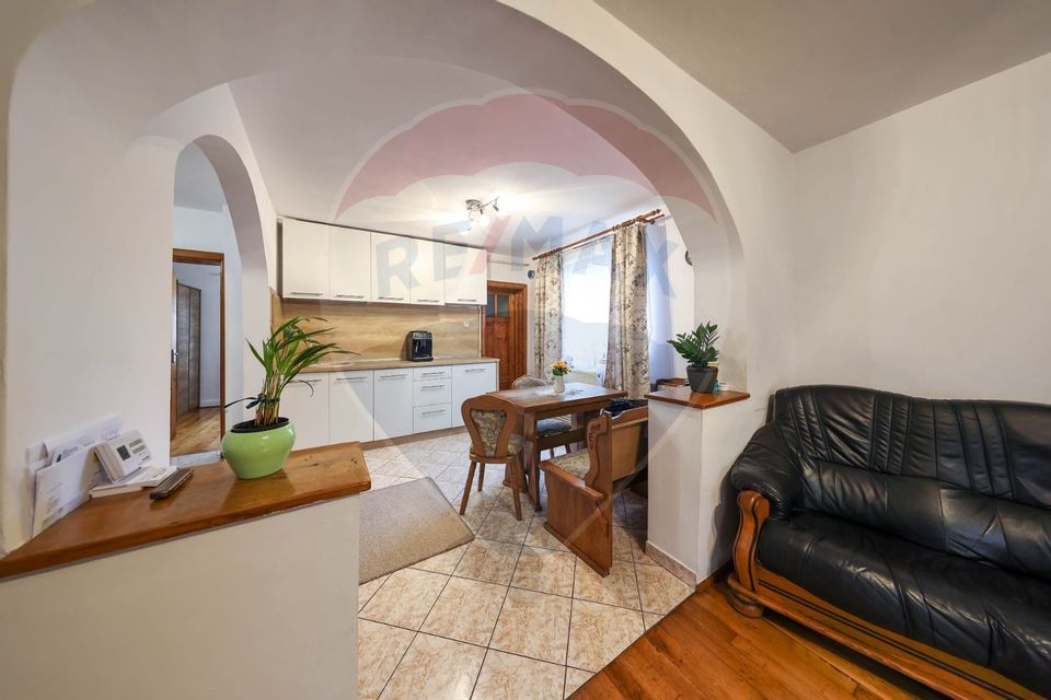 8 room House / Villa for sale, Central area