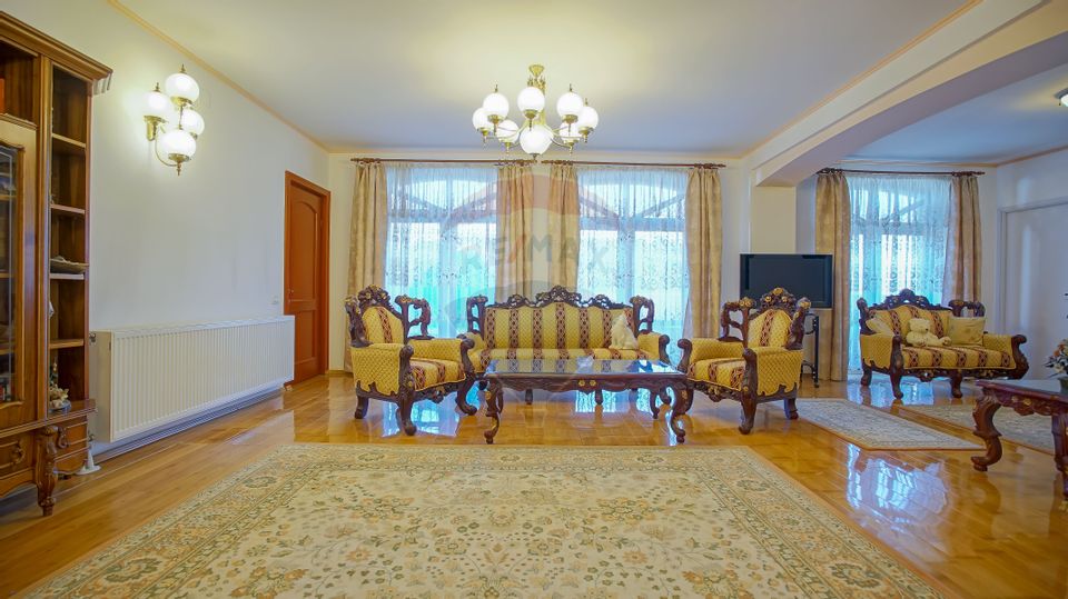 GRANDIOSE villa for sale in Brasov