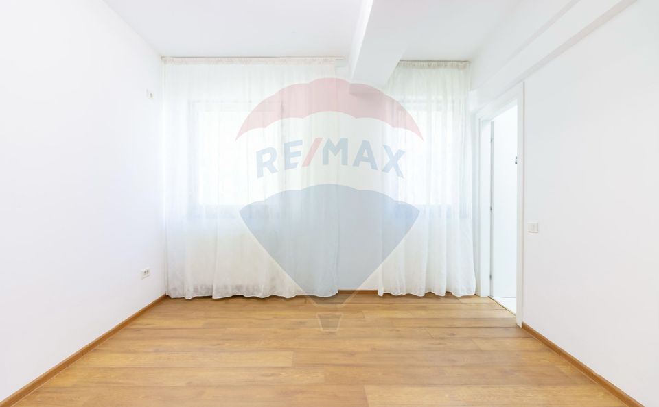 Apartament de vanzare în Bucurestii Noi, curte 80 mp, parcare, boxa