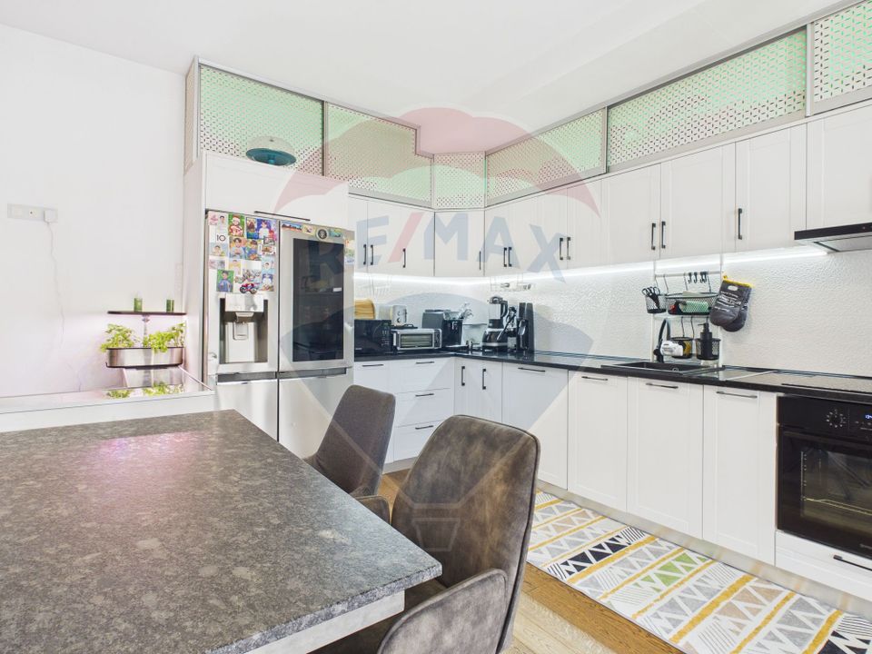 5 room Apartment for sale, Magheru area