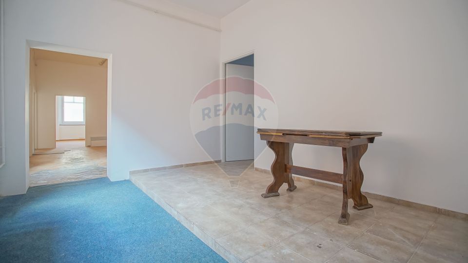 Centrul Istoric, apartament  spatios cu 4 camere, Brasov