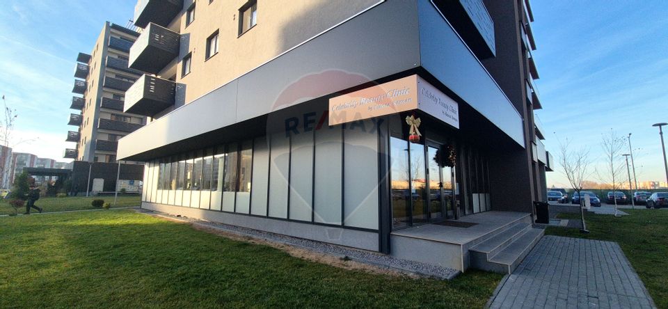 18sq.m Commercial Space for rent, Avantgarden area