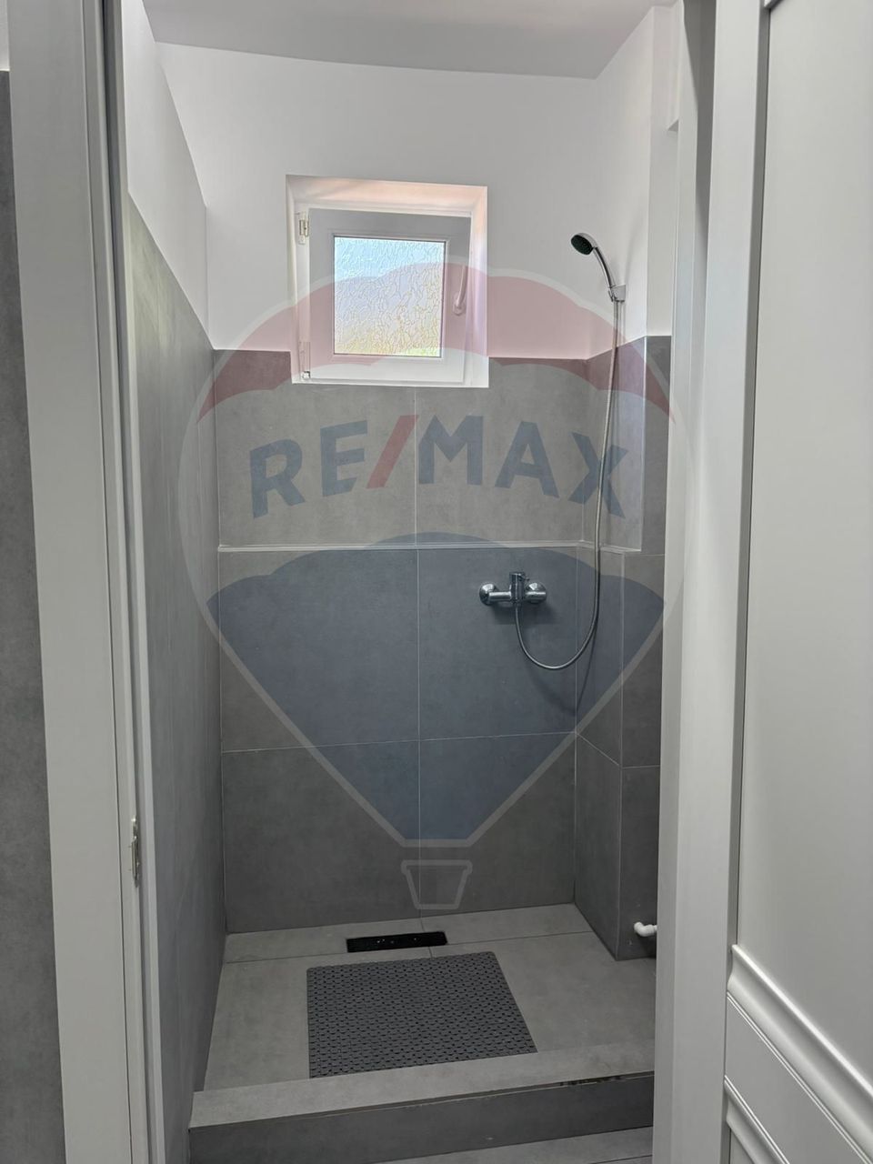 437sq.m Commercial Space for rent