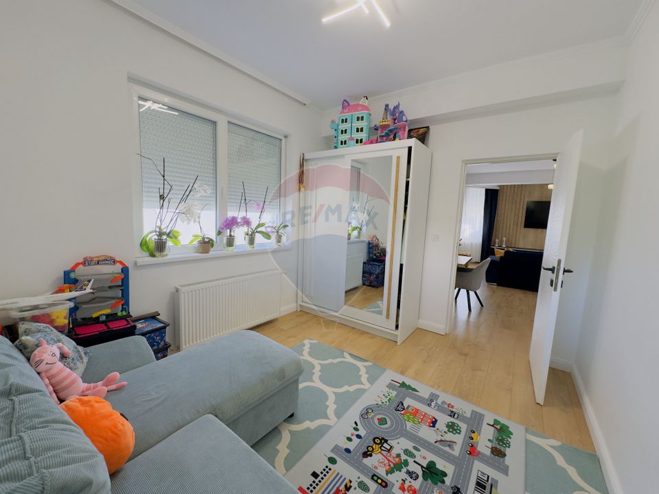 Casă / Vilă 5 camere,piscina Cart.Orizont 2 zona Metropolitana Oradea