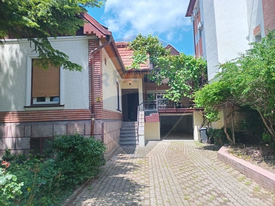 Vila  deosebita de vânzare în zona Ultracentral (EROUL NECUNOSCUT!!)