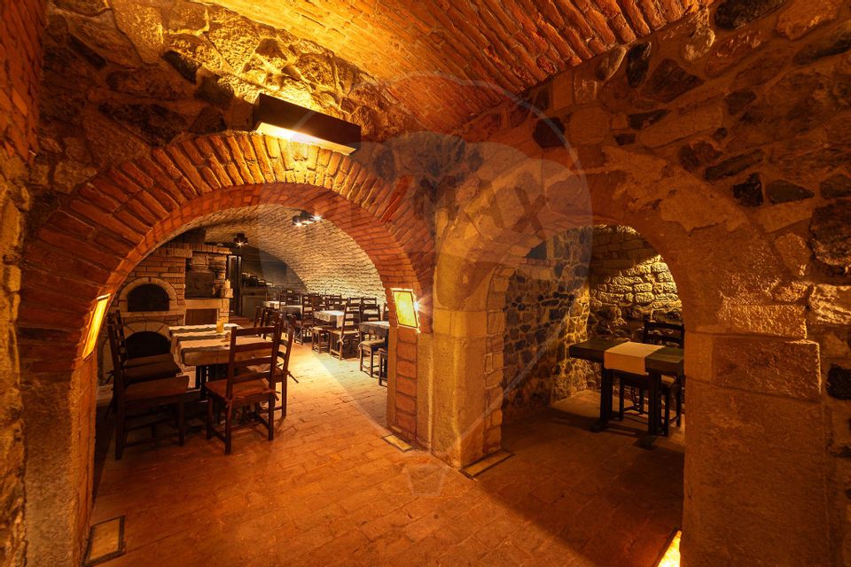 DE VANZARE PROPRIETATE UNICA ZONA ISTORIC HOTEL DIAFAN&RESTAURANT